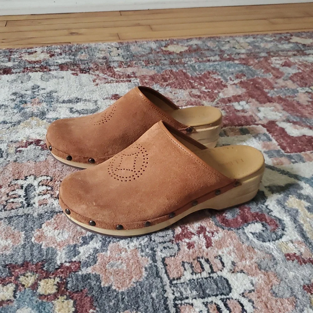 L.L. Bean Clogs, Tan. - Picture 3 of 5